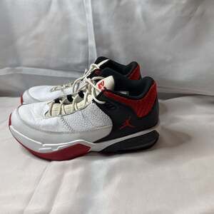 Jordan Max Aura 3 White University Red Black CZ4167-160 Basketball Sneakers